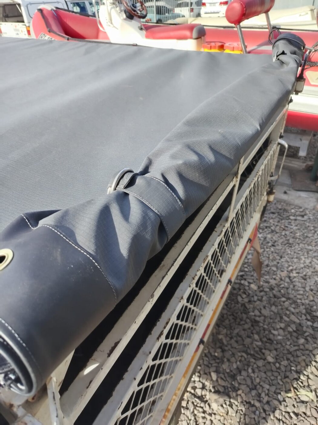 Fitted cover — detail