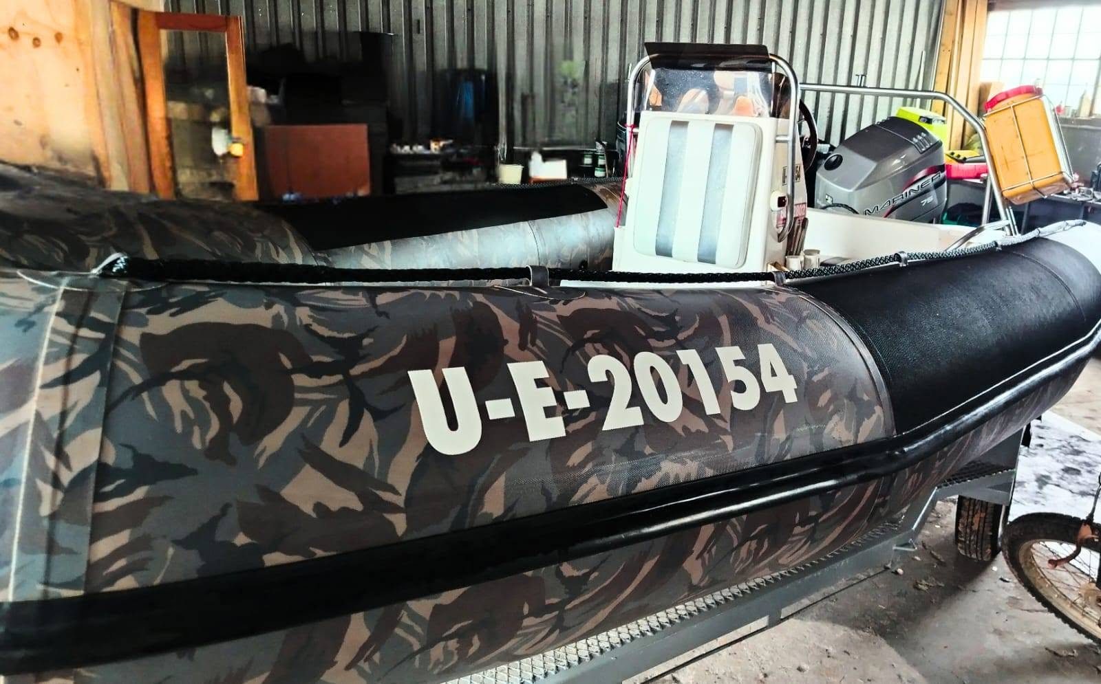 Camo tube detail and lettering