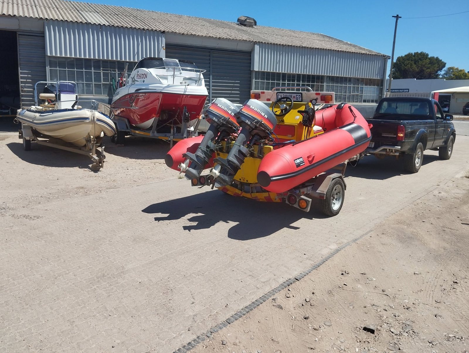 Twin-engine rescue RIB re-tube